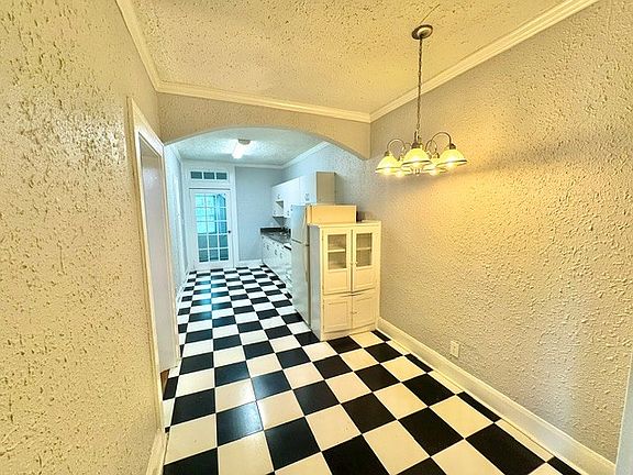 3rd image of 3007 W Estrella St #1