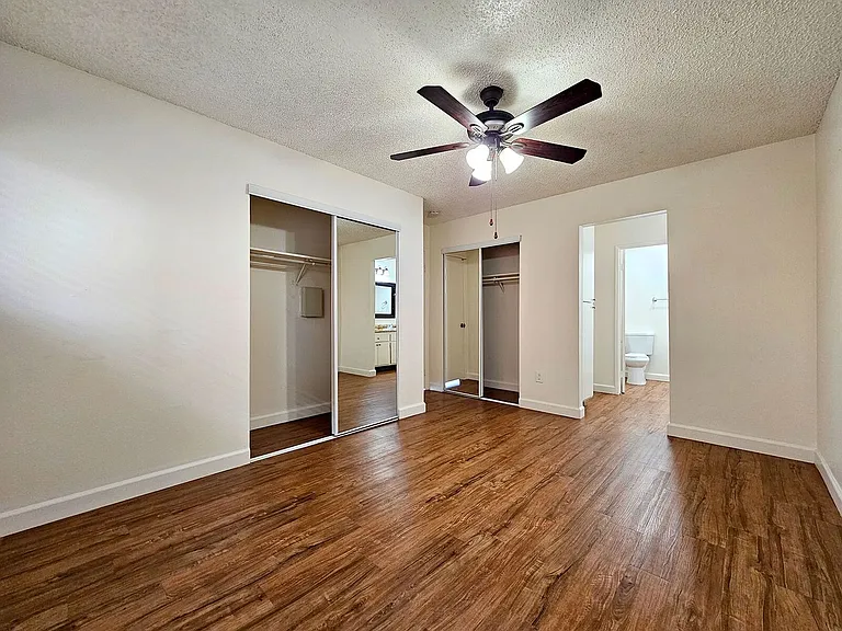 Vista Bella Apartment Homes — Photo 38
