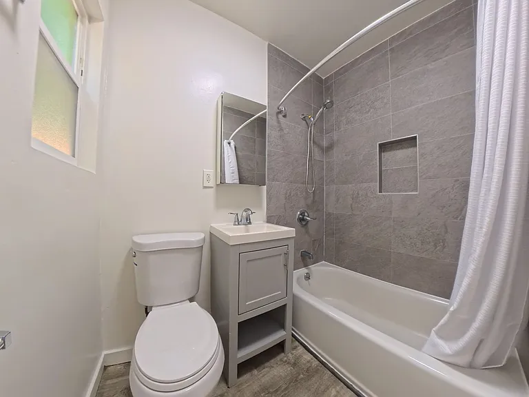 Mansfield 727 — Photo 15