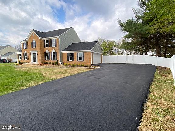 2nd image of 5707 Stanbrook Ln