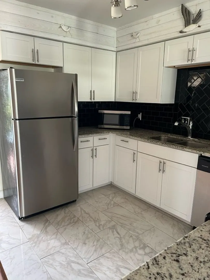 ** Annual 2/2 Unfurnished Home Is Available Starting Mid September 2026** — Photo 2