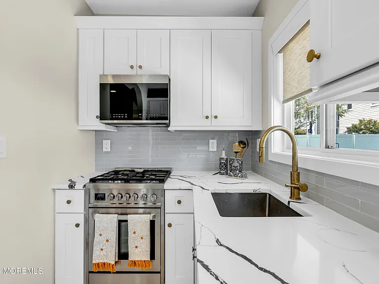 101 4th Ave — Photo 9