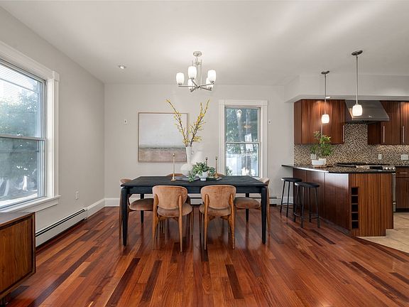 4th image of 354 Hunnewell St