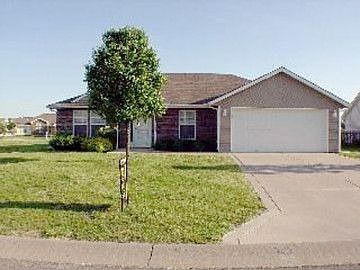 1st image of 405 Graystone Dr