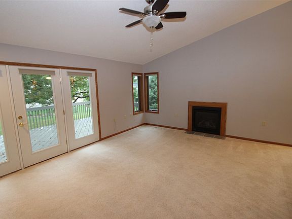 5th image of 3025 Pheasant Dr APT B