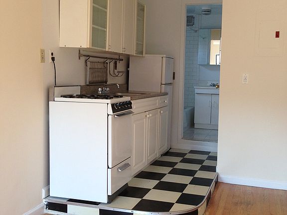2nd image of 272 E 3rd St APT 6B