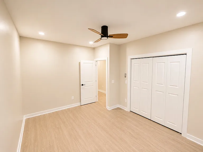 421 Oak St — Photo 5