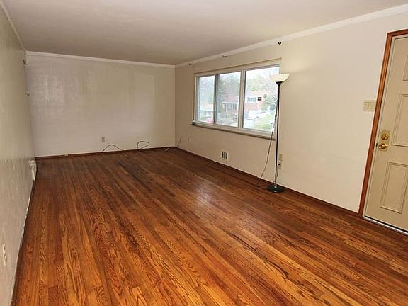 4th image of 230 Ryan Dr