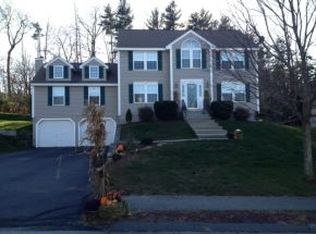 17 Wintergreen Dr, Merrimack, NH 03054
