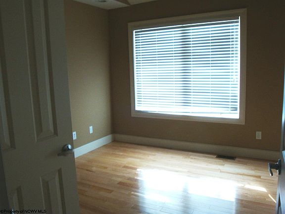 4th image of 368 Frontier Ave