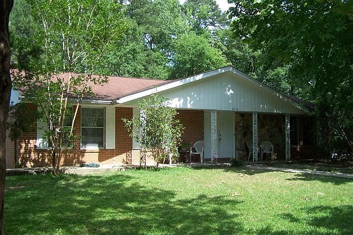 1st image of 3016 Amelia Dr