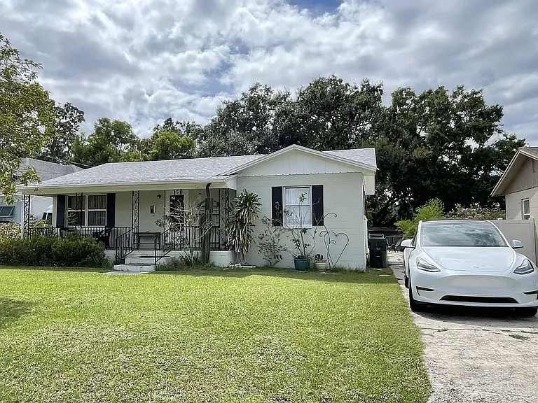 919 Clearview Ave — Photo 2
