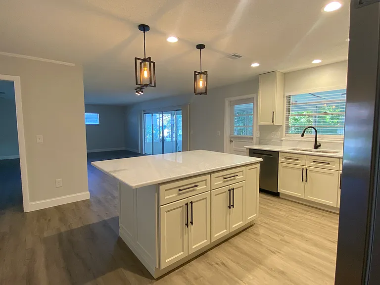 609 Parkwood Ave — Photo 5
