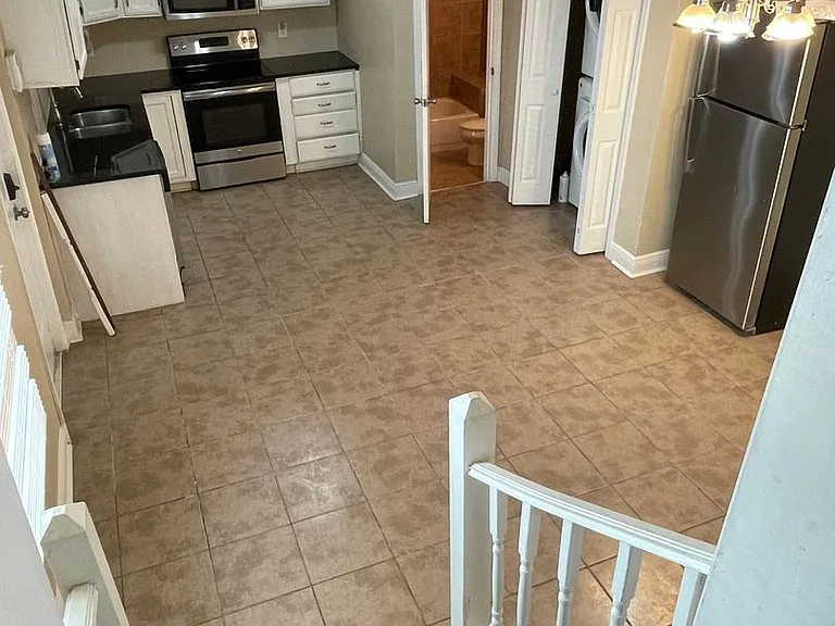 2311 Baronne St #B — Photo 1