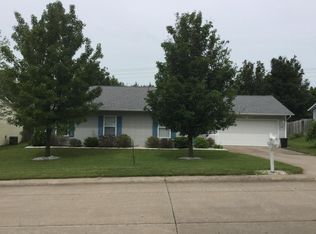 4693 N Eastview Ln, Columbia, MO 65202