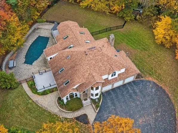 90 Lynnwood Ln, Worcester, MA 01609