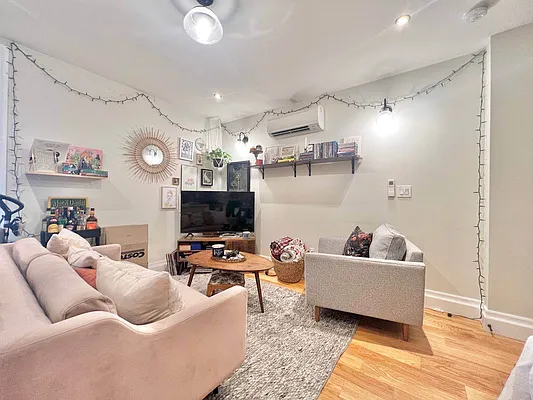 Rented by Doorway NYC, LLC | media 13