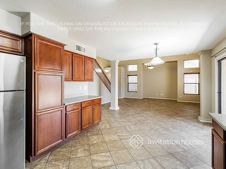 5605 S 51st Dr — Photo 9