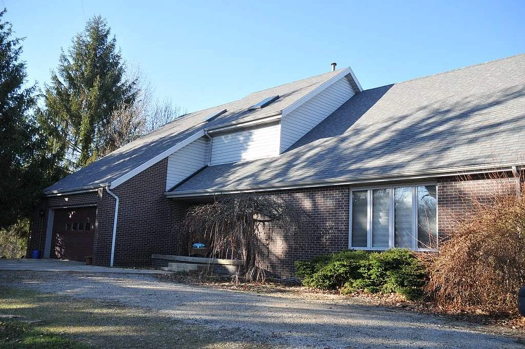 724 Southview Dr photo 1