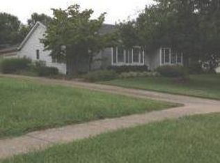 635 Deerfield Dr, Versailles, KY 40383