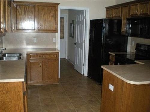 3rd image of 38 Shadowridge Ln