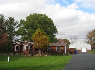 9414 Heffelfinger Rd, Churubusco, IN 46723