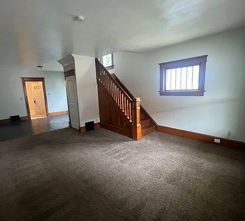 3rd image of 2820 9th St SW #1