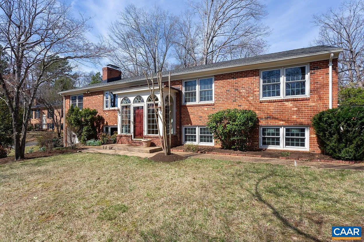 2323 Glenn Ct photo 1