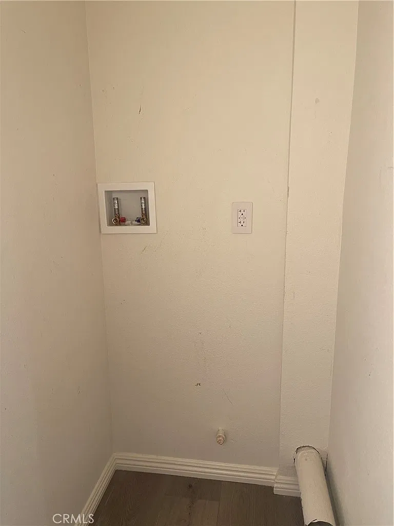 3 bed, 900 sqft, $3,200 — Photo 4