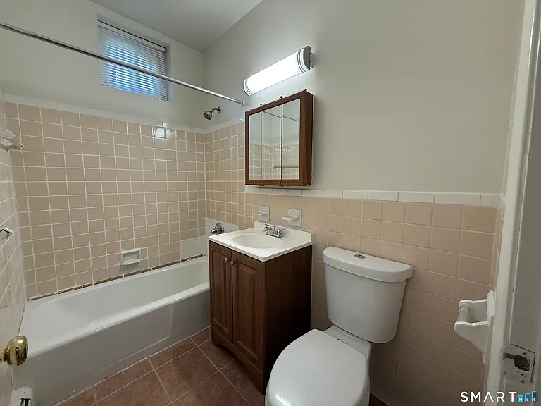 23 Oakwood Ave #AA1 — Photo 6