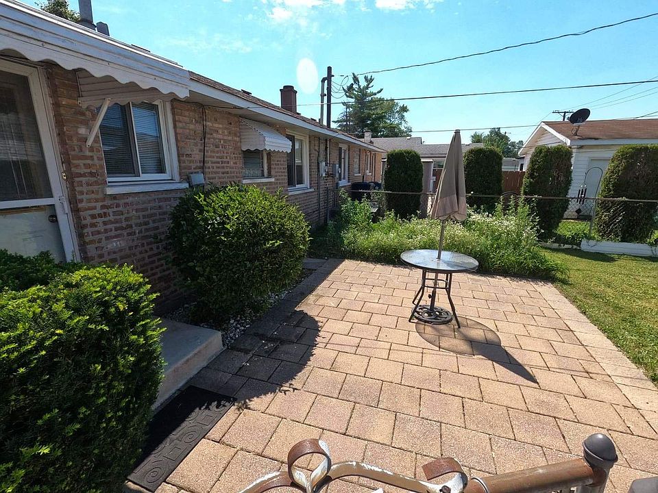2nd image of 8938 S Pulaski Rd #8938