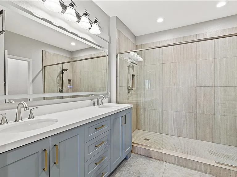 660 Peachy Canyon Cir #201 — Photo 17