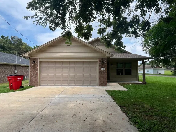 903 S 4th St, Dardanelle, AR 72834