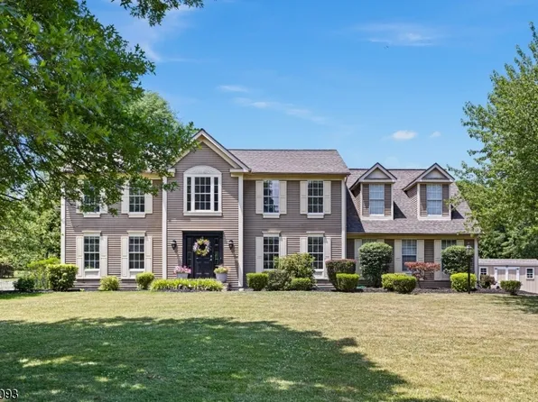 11 Woodside Ln, Raritan Twp., NJ 08822