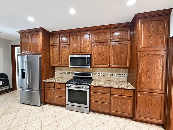 4th image of 2040 Webster Grove Dr