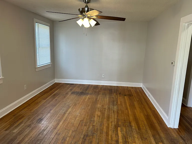 1331 Parkview Cir — Photo 10