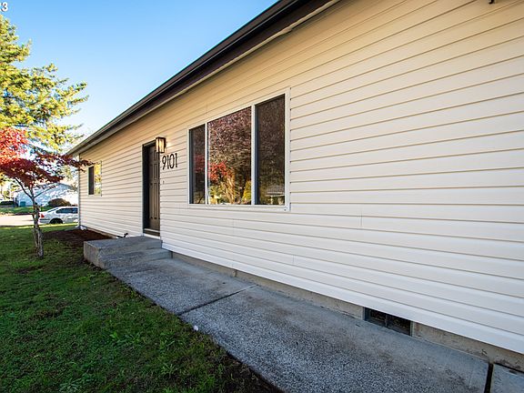 3rd image of 9101 NE 75th St