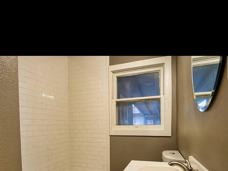 3554 W Woodlawn Ave — Photo 3