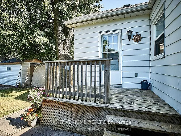4 Ontario St — Photo 2