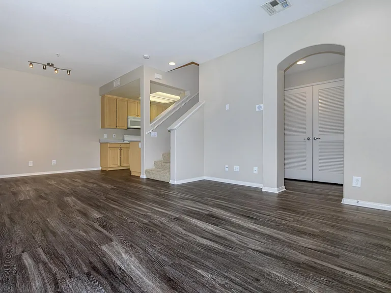Laurel Glen Apartment Homes — Photo 33