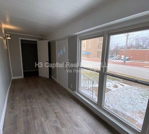 3rd image of 408 W Clay St