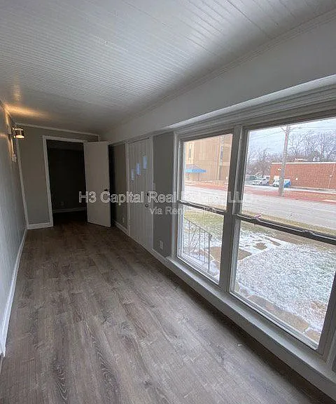 408 W Clay St — Photo 3