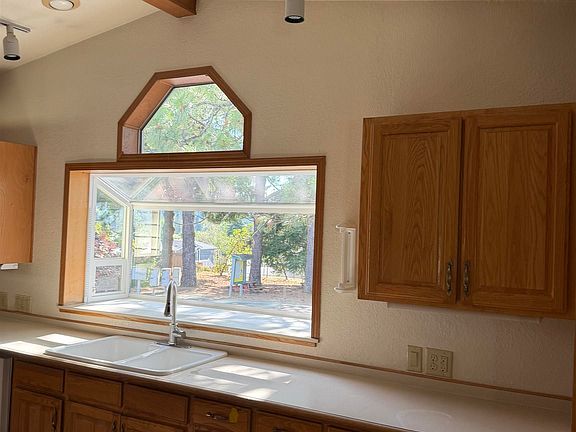 4th image of 2120 Robins Ln SE Unit 1
