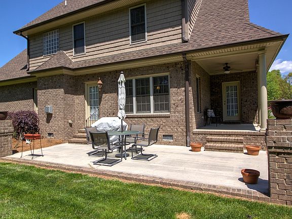 5th image of 22 Kentbury Cir