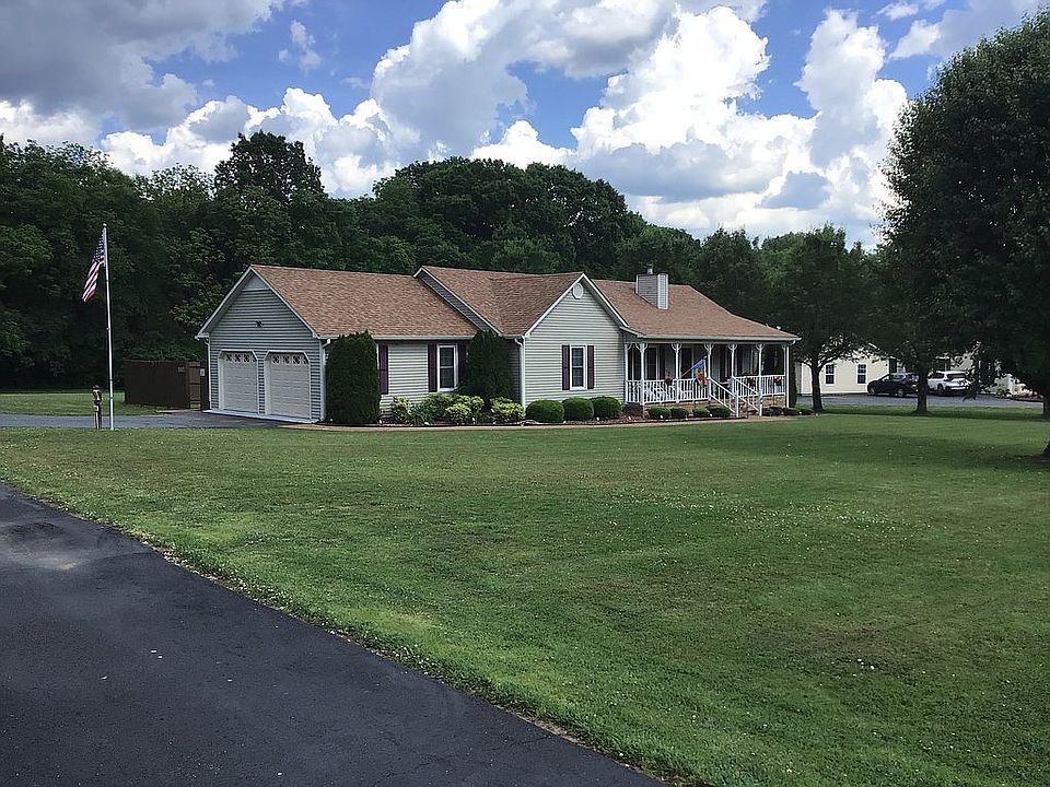 2nd image of 713 Running Deer Dr