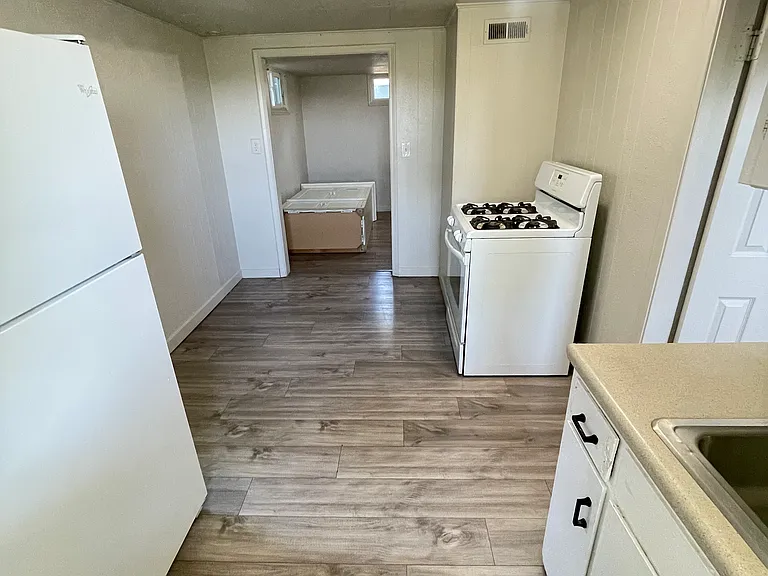 2915 Madison Ave #2 — Photo 13