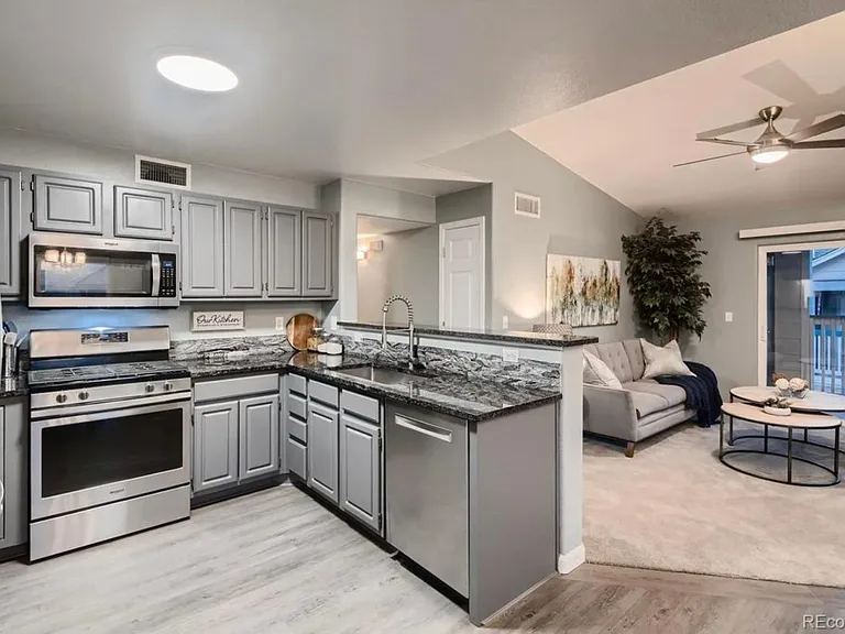 1090 Opal St #202 — Photo 4