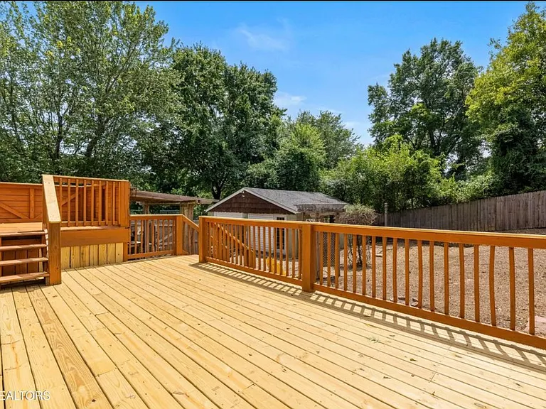 2919 Dempster St — Photo 19