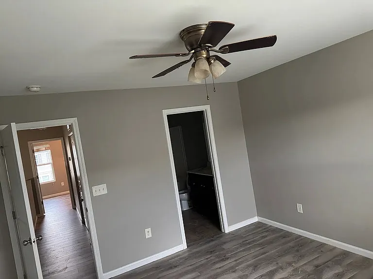3902 Swinton St — Photo 5
