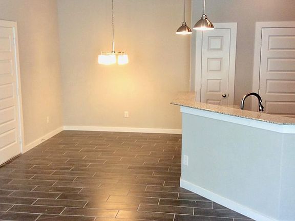 3rd image of 114 Hidden Springs Dr